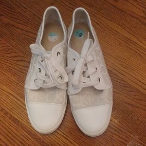 Calvin Klein Jeans Sneakers🌼🌹